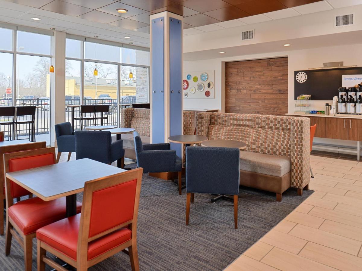 Holiday Inn Express & Suites - Brighton South - Us 23 By Ihg Esterno foto