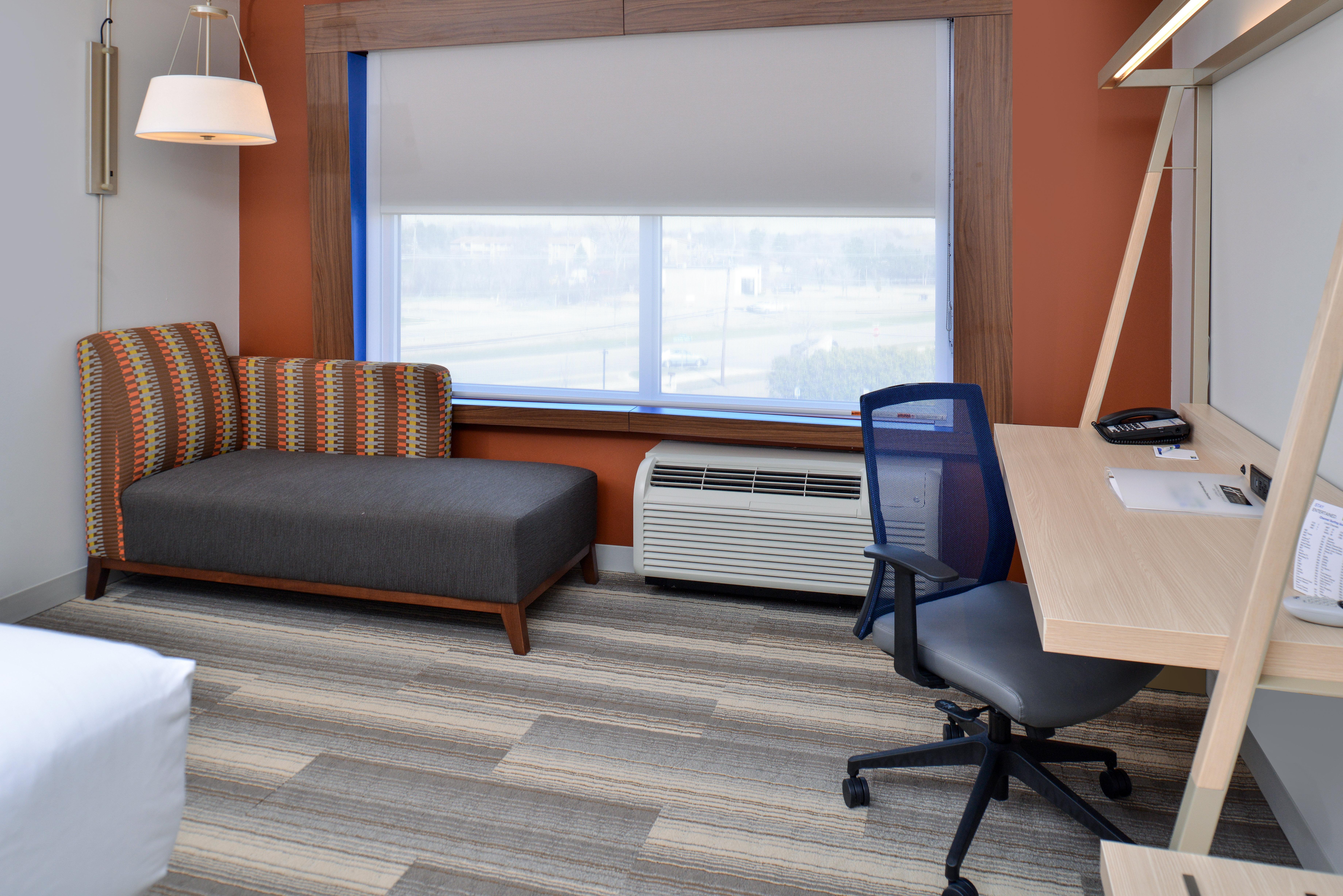 Holiday Inn Express & Suites - Brighton South - Us 23 By Ihg Esterno foto