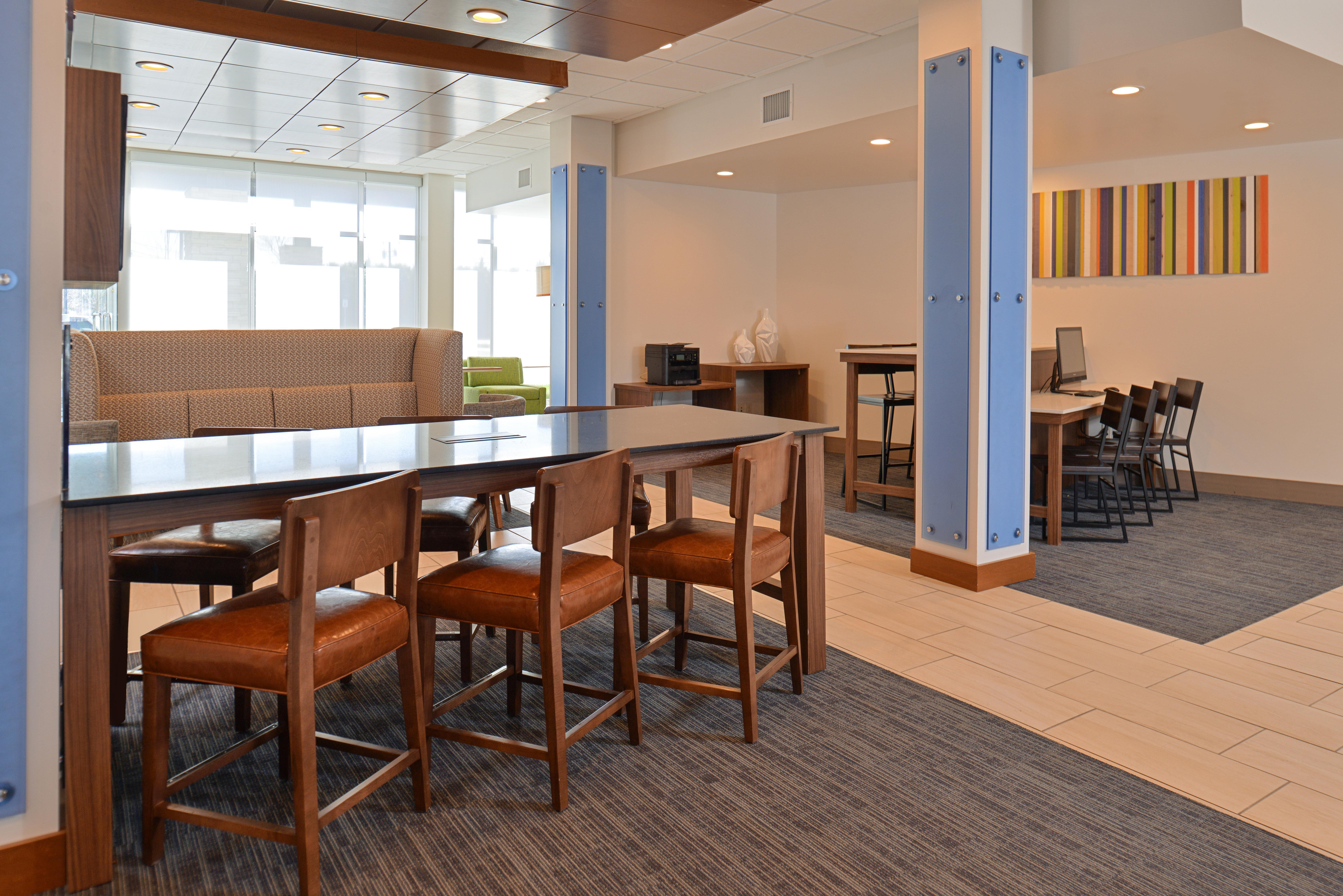 Holiday Inn Express & Suites - Brighton South - Us 23 By Ihg Esterno foto